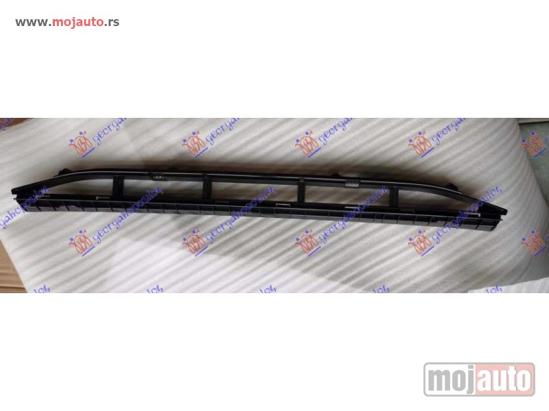 Glavna slika -  CENTRALNA RESETKA (S-LINE) Audi q5 12-16 -nedostupno - MojAuto