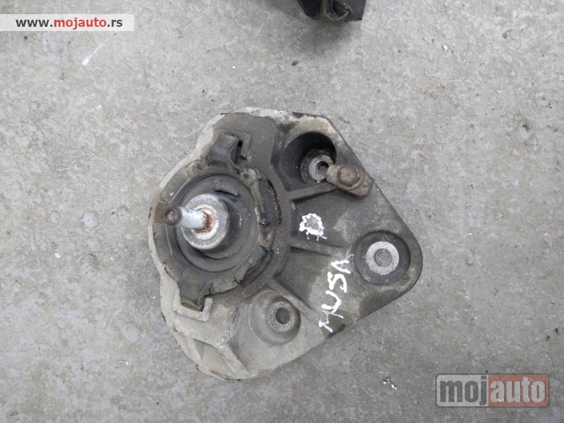 Glavna slika -  Lancia Musa 1.9 jtd nosac motora levi Originalni delovi  Moguca ugradnja delova  Alfa Romeo 147-156-166-159-GT-MiTo-Giulietta Fiat bravo 2 - croma -grande punto -multipla 2 -punto 3 -stilo-idea Freemont Panda 3 500L Lancia ypsilon-delta-musa-lybra  Ukolik - MojAuto