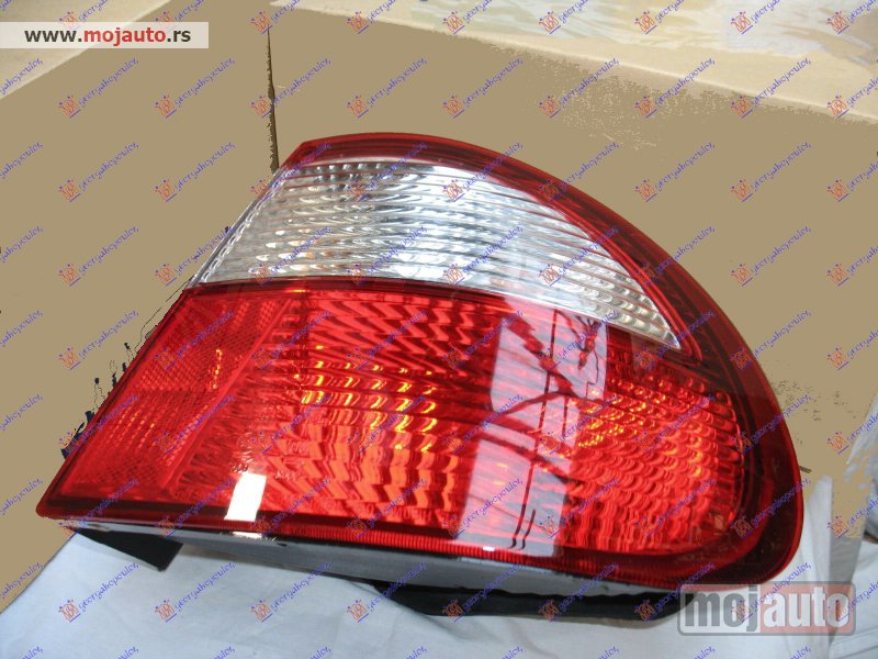 Glavna slika -  STOP LAMPA SPOLJASNJA -2001 Desno Daewoo lanos sdn 97-08 -nedostupno - MojAuto