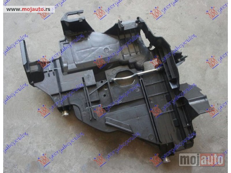 Glavna slika -  NOSAC FARA UNUTRASNJI DONJI PLASTICNI -2007 Levo Vw touareg 03-10 -dostupno - MojAuto