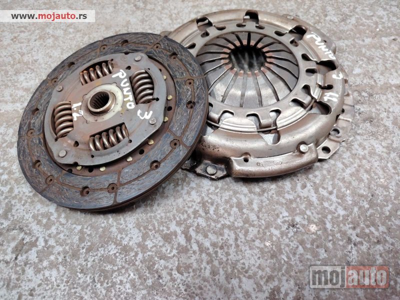 Glavna slika -  Fiat Punto 3 korpa i lamela 1 2 benzin Originalni delovi  Moguca ugradnja delova  Alfa Romeo 147-156-166-159-GT-MiTo-Giulietta Fiat bravo 2 - croma -grande punto -multipla 2 -punto 3 -stilo-idea Freemont Panda 3 500L Lancia ypsilon-delta-musa-lybra  Ukoli - MojAuto
