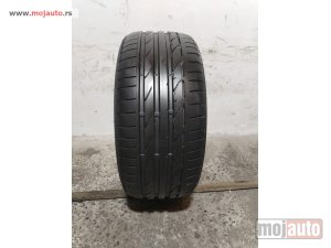 polovni delovi  3024. Guma BRIDGESTONE 18-ica, LETNJA 245/40, Šara 7.3 mm, DOT 2221
