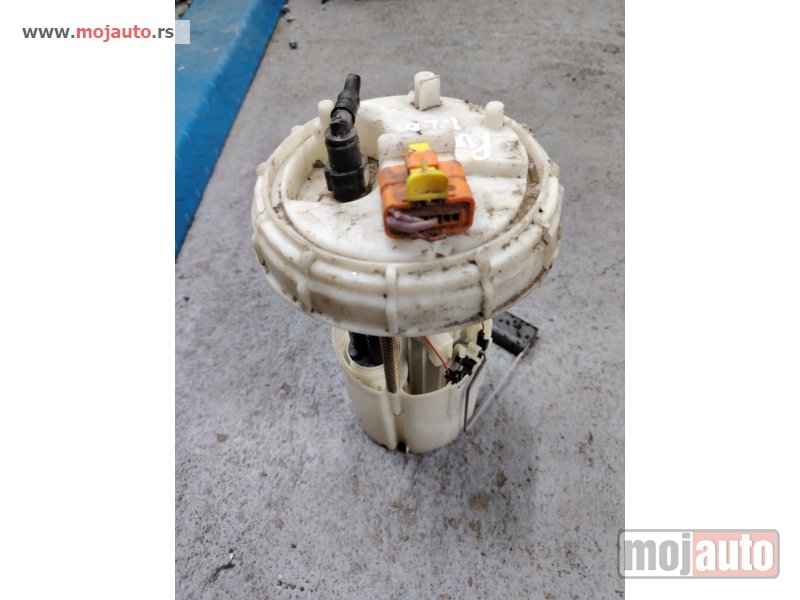 Glavna slika -  Fiat Punto 3 pumpa u rezervoaru 1.2 benzin Originalni delovi  Moguca ugradnja delova  Alfa Romeo 147-156-166-159-GT-MiTo-Giulietta Fiat bravo 2 - croma -grande punto -multipla 2 -punto 3 -stilo-idea Freemont Panda 3 500L Lancia ypsilon-delta-musa-lybra  U - MojAuto