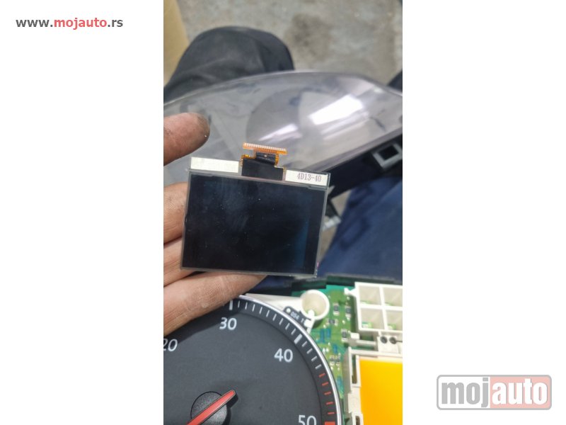 Glavna slika -  LCD displej za Golf 5  - MojAuto