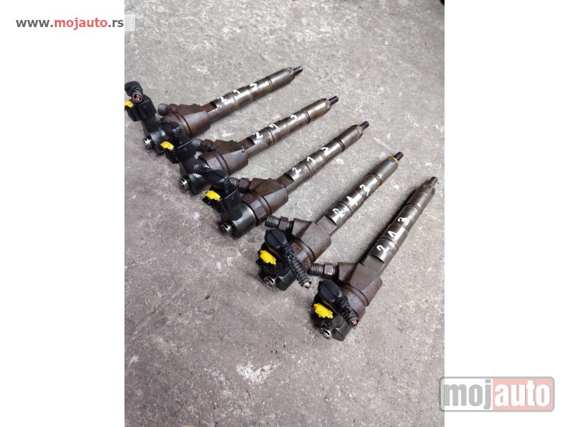 Glavna slika -  Alfa Romeo 159 2.4 dizne 213 Originalni delovi  Moguca ugradnja delova  Alfa Romeo 147-156-166-159-GT-MiTo-Giulietta Fiat bravo 2 - croma -grande punto -multipla 2 -punto 3 -stilo-idea Freemont Panda 3 500L Lancia ypsilon-delta-musa-lybra  Ukoliko zelite - MojAuto