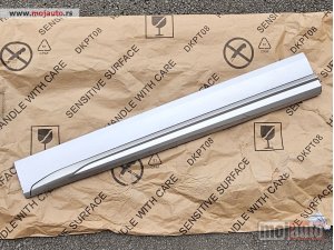 polovni delovi  Audi Q5 / 80A / 2020-2024 / S-Line / Lajsna prednjih levih vrata / ORIGINAL