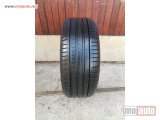  3080. Guma PIRELLI 19-ica, LETNJA 245/40, Šara 6.8 mm, DOT 1922