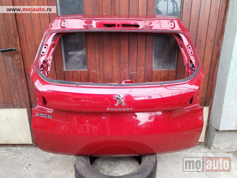 Glavna slika -  Gepek vrata crvena za Peugeot 2008 od 2013. do 2020.god. - MojAuto