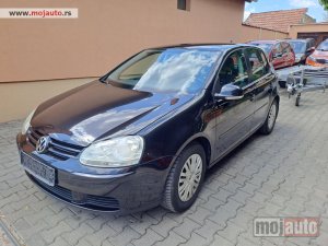 VW Golf 5 1.6 8V 