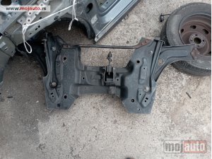 polovni delovi  Prednji most za Peugeot 207