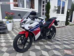 Glavna slika - Honda Cbr125 - MojAuto