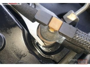 polovni delovi  Dizne 2.0TDI 03L130277J