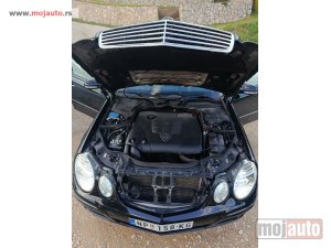 Glavna slika - Mercedes 220 E - MojAuto