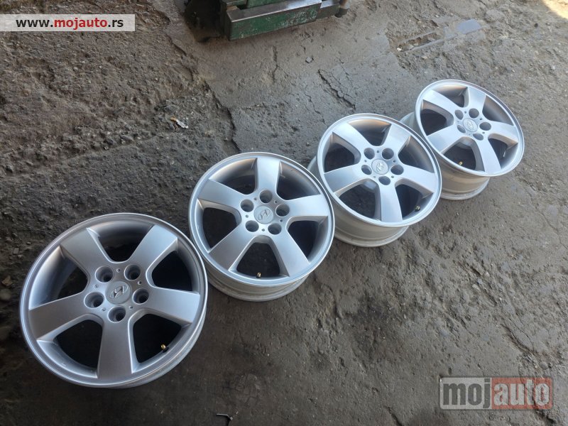 Glavna slika -  AluFelne 16Coli 5x114,3 Hyundai kao nove Odlicne - MojAuto