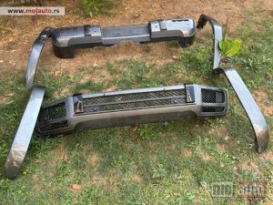 polovni delovi  Mercedes G Orginalni Branik Kompletan