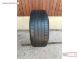 polovni delovi  3180. Guma CONTINENTAL 19-ica, LETNJA 235/35, Šara 5.0 mm, DOT 2620