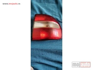 polovni delovi  Desna Štop lampa za Volvo V40