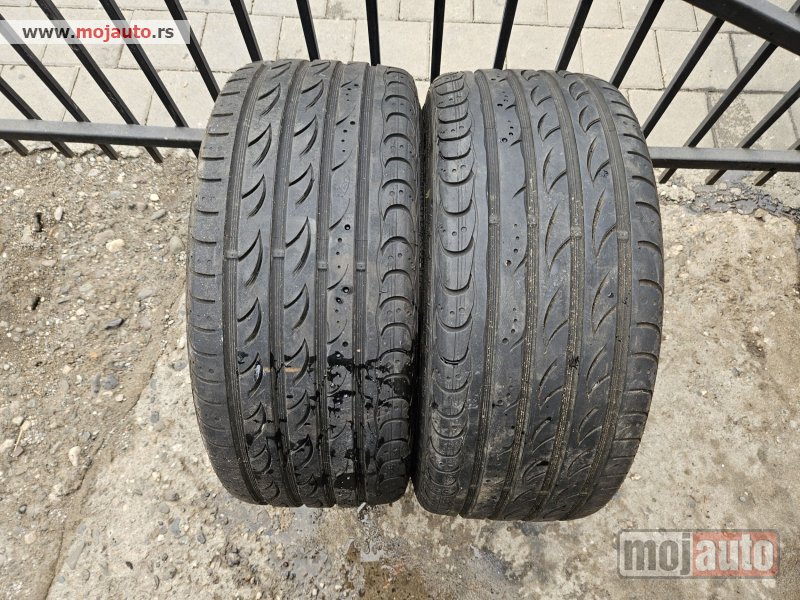 Glavna slika -  235-35-19 Syoron odlicne povoljno - MojAuto