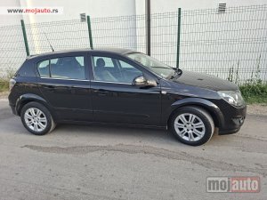 Glavna slika - Opel Astra J  - MojAuto