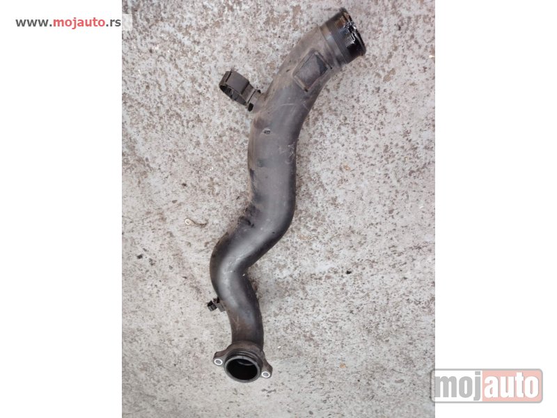 Glavna slika -  Alfa Romeo 159 2.0 jtd crevo usisa Originalni delovi  Moguca ugradnja delova  Alfa Romeo 147-156-166-159-GT-MiTo-Giulietta Fiat bravo 2 - croma -grande punto -multipla 2 -punto 3 -stilo-idea Freemont Panda 3 500L Lancia ypsilon-delta-musa-lybra  Ukoliko z - MojAuto