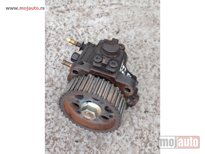 Glavna slika -  Alfa Romeo 159 2.0 jtd pumpa visokog pritiska Originalni delovi  Moguca ugradnja delova  Alfa Romeo 147-156-166-159-GT-MiTo-Giulietta Fiat bravo 2 - croma -grande punto -multipla 2 -punto 3 -stilo-idea Freemont Panda 3 500L Lancia ypsilon-delta-musa-lybra - MojAuto