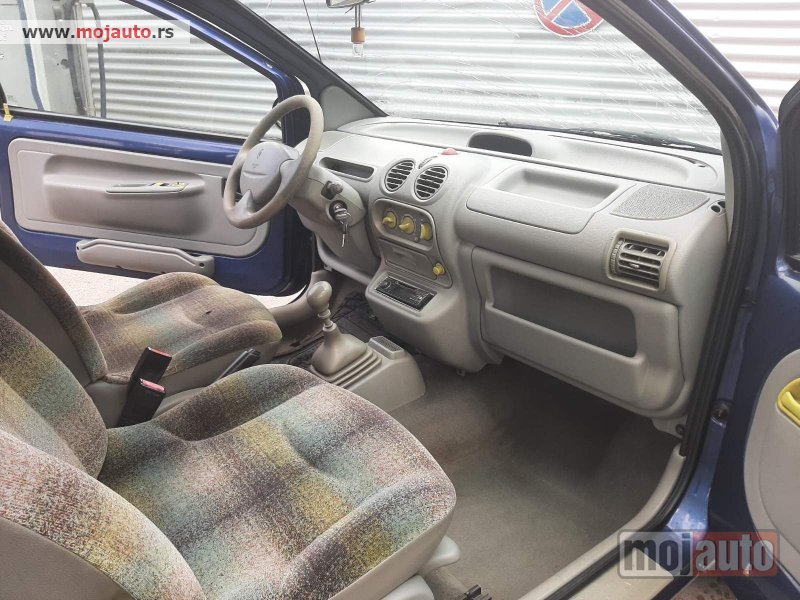 Glavna slika - Renault Twingo HITNO-999e..  - MojAuto