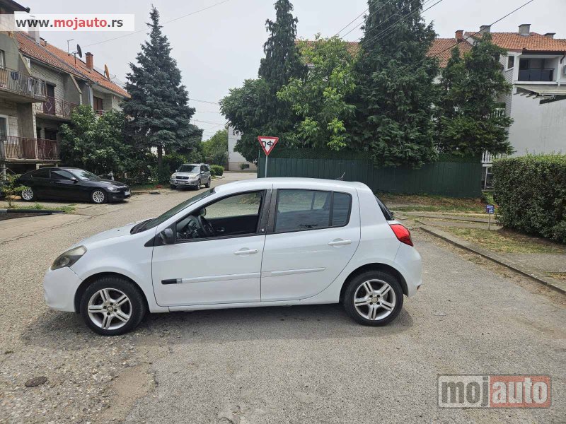Glavna slika - Renault Clio   - MojAuto