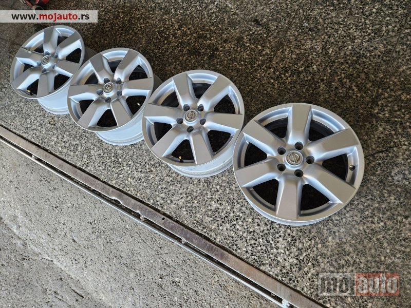 Glavna slika -  AluFelne 17Coli 5x114,3 Nisan kao nove odlicne Originalne - MojAuto