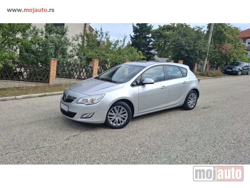 Glavna slika - Opel Astra J 1.3 CDTI NOVA  - MojAuto