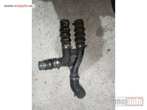 Glavna slika -  Racva na interkuleru za Peugeot 3008 - MojAuto