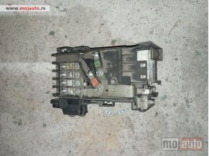 polovni delovi  Modul osiguraca pametna klema za Peugeot 3008