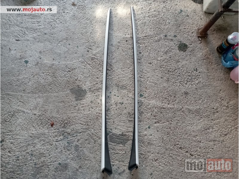 Glavna slika -  Plastike oko sofersajbne za Peugeot 3008 - MojAuto