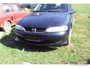 Glavna slika - Opel Vectra 1,6  - MojAuto