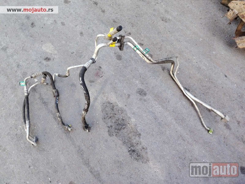 Glavna slika -  Fiat 500 creva klime 1.3 m jet Originalni delovi  Moguca ugradnja delova  Alfa Romeo 147-156-166-159-GT-MiTo-Giulietta Fiat bravo 2 - croma -grande punto -multipla 2 -punto 3 -stilo-idea Freemont Panda 3 500L 500  Ukoliko zelite da porucite Posaljite poru - MojAuto
