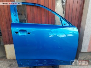 polovni delovi  Prednja desna vrata Peugeot 2008 od 2019. do 2026. god.