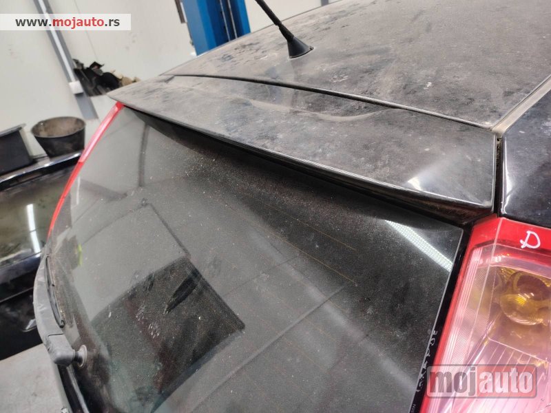 Glavna slika -  Fiat Grande Punto spojler gepeka Originalni delovi  Moguca ugradnja delova  Alfa Romeo 147-156-166-159-GT-MiTo-Giulietta Fiat bravo 2 - croma -grande punto -multipla 2 -punto 3 -stilo-idea Freemont Panda 3 500L 500 Lancia ypsilon-delta-musa-lybra  Ukoliko - MojAuto
