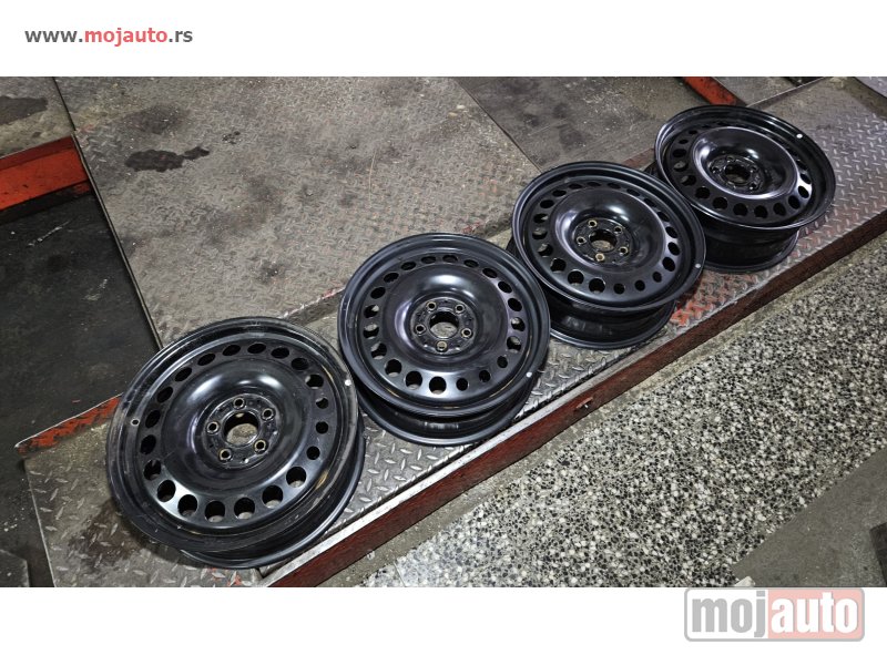 Glavna slika -  Celicne Felne 17Coli 5x112 Audi Mercedes Volkswagen kao nove odlicne - MojAuto