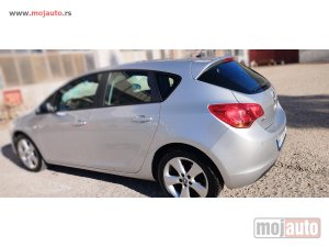 Glavna slika - Opel Astra J  - MojAuto