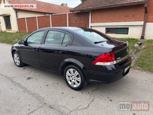 Glavna slika - Opel Astra 1,6B Perfektan i lep  - MojAuto