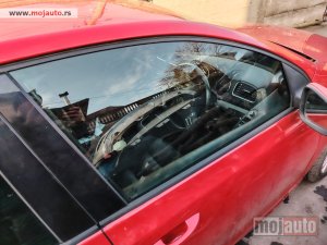 Glavna slika -  Golf 6 prednje desno staklo Originalni delovi  Moguca ugradnja delova  Alfa Romeo 147-156-166-159-GT-MiTo-Giulietta Fiat bravo 2 - croma -grande punto -multipla 2 -punto 3 -stilo-idea Freemont Panda 3 500L 500 Lancia ypsilon-delta-musa-lybra Volkswagen Go - MojAuto