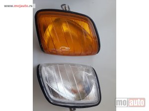 polovni delovi  prednji zmigavci za mercedes 124