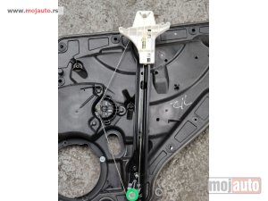 polovni delovi  Golf 6 zadnji levi podizac Originalni delovi  Moguca ugradnja delova  Alfa Romeo 147-156-166-159-GT-MiTo-Giulietta Fiat bravo 2 - croma -grande punto -multipla 2 -punto 3 -stilo-idea Freemont Panda 3 500L 500 Lancia ypsilon-delta-musa-lybra Volkswagen Gol