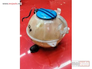 Glavna slika -  Golf 6 posuda za rashladnu tečnost 2.0 TDI Originalni delovi  Moguca ugradnja delova  Alfa Romeo 147-156-166-159-GT-MiTo-Giulietta Fiat bravo 2 - croma -grande punto -multipla 2 -punto 3 -stilo-idea Freemont Panda 3 500L 500 Lancia ypsilon-delta-musa-lybr - MojAuto