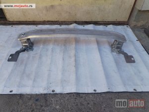 polovni delovi  Šina prednjeg branika za Peugeot 2008 od 2013. do 2019. g.