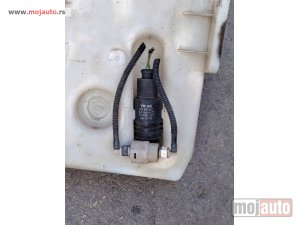 Glavna slika -  Golf 6 pumpica brisaca Originalni delovi  Moguca ugradnja delova  Alfa Romeo 147-156-166-159-GT-MiTo-Giulietta Fiat bravo 2 - croma -grande punto -multipla 2 -punto 3 -stilo-idea Freemont Panda 3 500L 500 Lancia ypsilon-delta-musa-lybra Volkswagen Golf 6 - MojAuto