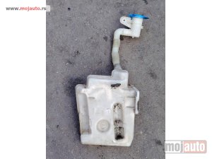 Glavna slika -  Golf 6 posuda za tečnost brisaca Originalni delovi  Moguca ugradnja delova  Alfa Romeo 147-156-166-159-GT-MiTo-Giulietta Fiat bravo 2 - croma -grande punto -multipla 2 -punto 3 -stilo-idea Freemont Panda 3 500L 500 Lancia ypsilon-delta-musa-lybra Volkswag - MojAuto