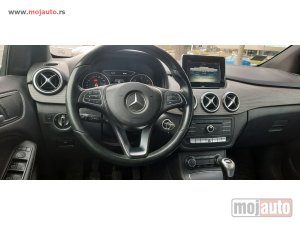 Glavna slika - Mercedes B 180 kao nov full  - MojAuto