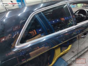 Glavna slika -  Audi a3 v8 zadnje desno staklo fabrički zatamljeno 2012-2020 Originalni delovi  Moguca ugradnja delova  Alfa Romeo 147-156-166-159-GT-MiTo-Giulietta Fiat bravo 2 - croma -grande punto -multipla 2 -punto 3 -stilo-idea Freemont Panda 3 500L 500 Lancia ypsil - MojAuto