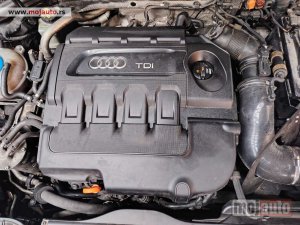 Glavna slika -  Audi a3 v8 poklopac motora 1.6 105 ks 2012-2020 Originalni delovi&nbsp; Moguca ugradnja delova  Alfa Romeo 147-156-166-159-GT-MiTo-Giulietta Fiat bravo 2 - croma -grande punto -multipla 2 -punto 3 -stilo-idea Freemont Panda 3 500L 500 Lancia ypsilon-delta - MojAuto