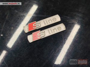 Glavna slika -  Audi a3 v8 znak na krilu S line 2012-2020  Originalni delovi  Moguca ugradnja delova  Alfa Romeo 147-156-166-159-GT-MiTo-Giulietta Fiat bravo 2 - croma -grande punto -multipla 2 -punto 3 -stilo-idea Freemont Panda 3 500L 500 Lancia ypsilon-delta-musa-lybr - MojAuto